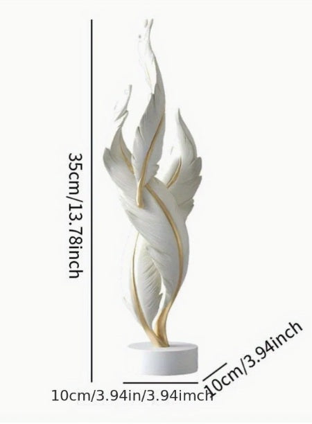 Figura de plumas blancas